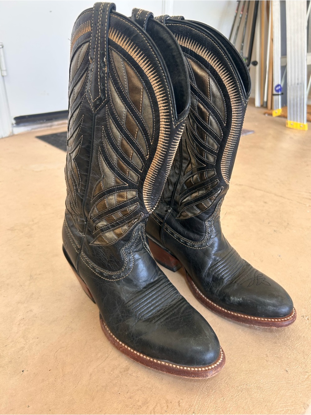 Ariat Black Leather Western Boots - Stitched Detail